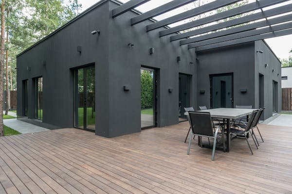Les meilleures terrasses composites : alliez style et longévité